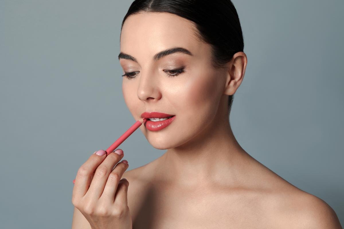 Lip Liners - Choosing & Using the Best Lip Liner  Emence Beauty