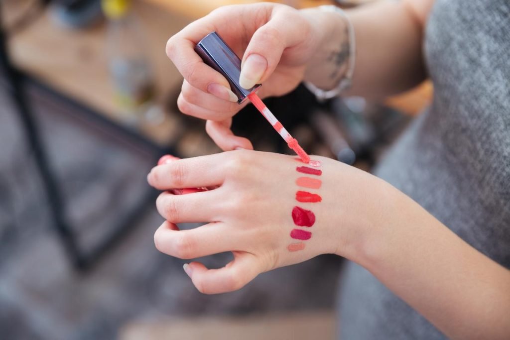 choosing lip gloss